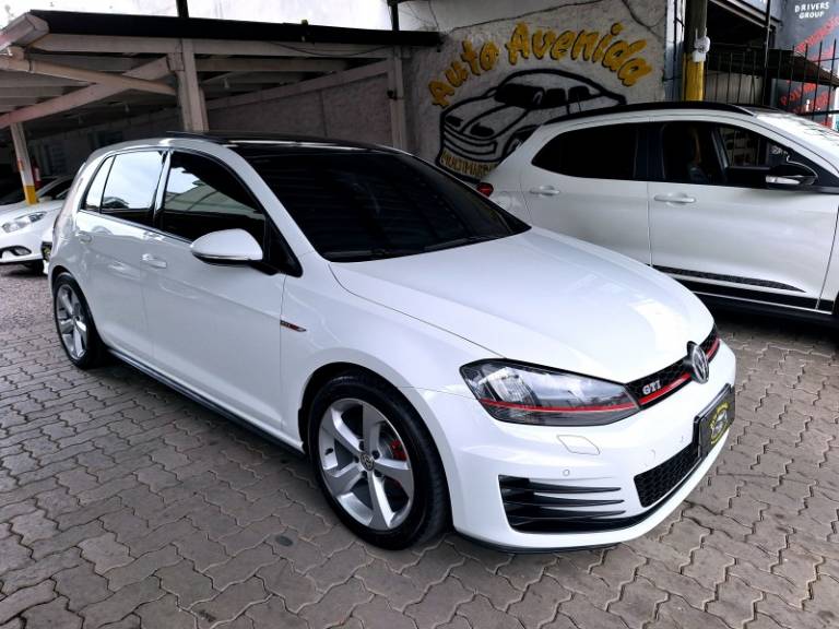 VOLKSWAGEN - GOLF - 2017/2017 - Branca - R$ 170.000,00