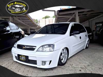 CHEVROLET - CORSA - 2011/2012 - Branca - R$ 32.900,00