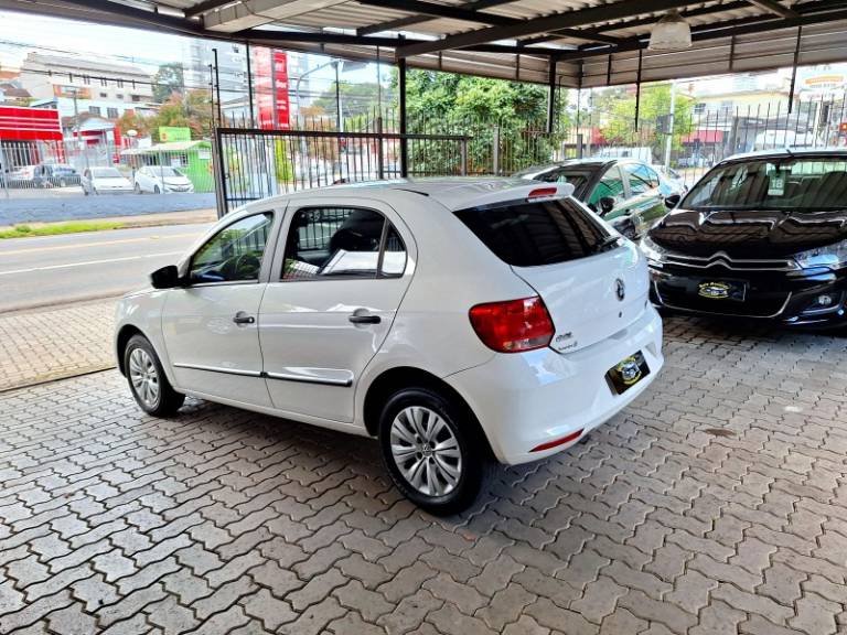 VOLKSWAGEN - GOL - 2014/2015 - Branca - R$ 41.900,00