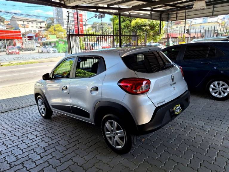 RENAULT - KWID - 2020/2021 - Prata - R$ 46.900,00