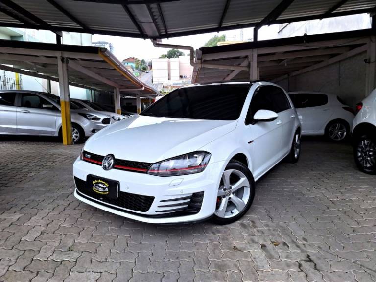 VOLKSWAGEN - GOLF - 2017/2017 - Branca - R$ 170.000,00