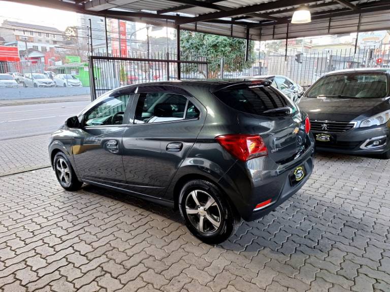 CHEVROLET - ONIX - 2018/2019 - Cinza - R$ 58.900,00