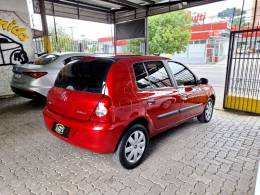 RENAULT - CLIO - 2011/2011 - Vermelha - R$ 22.900,00